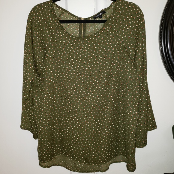 Papermoon Tops - Papermoon Blouse 3/4 flared sleeves floral pattern